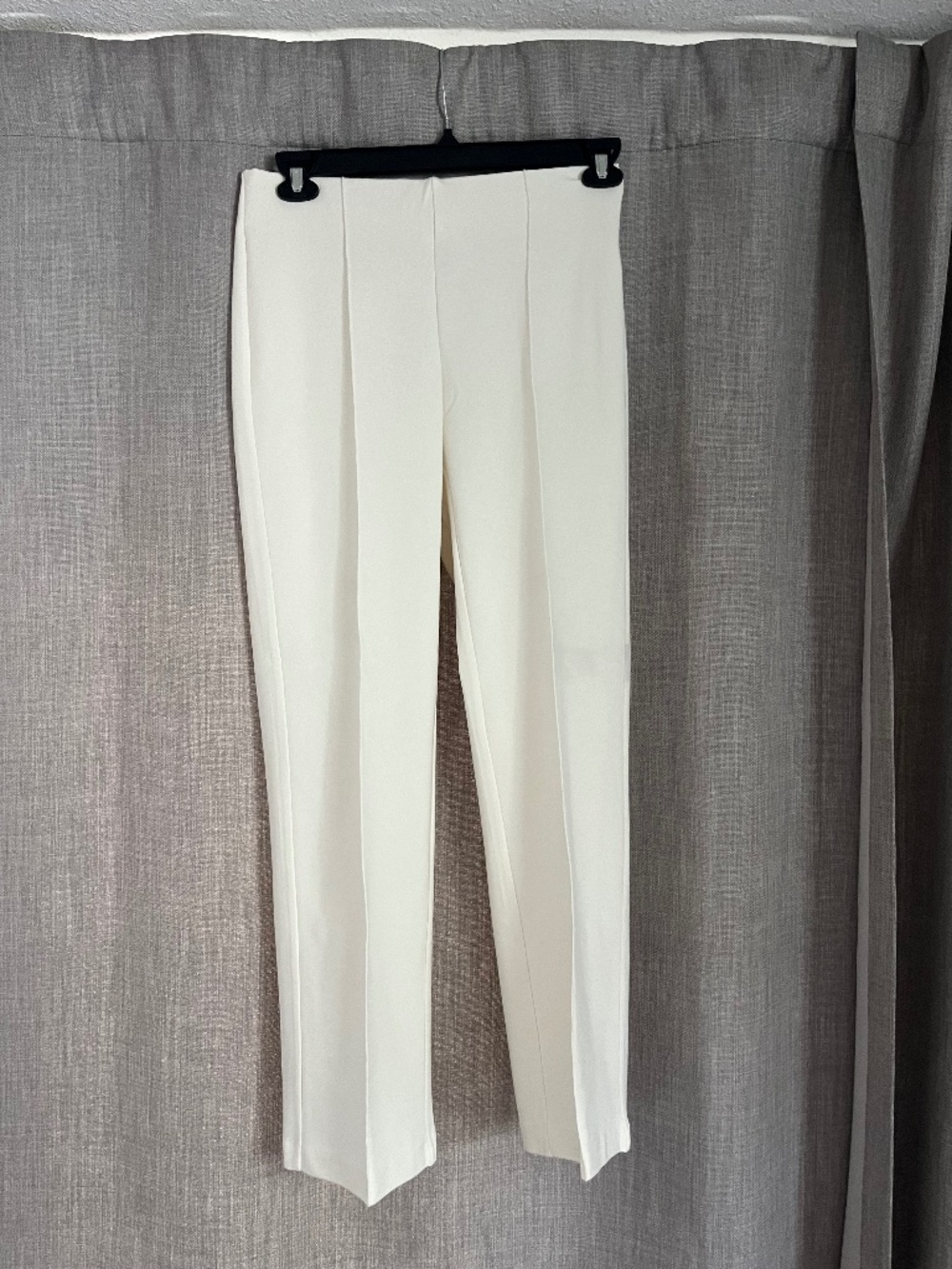 Sabrin Lauren, Winter white or cream stretch pants
